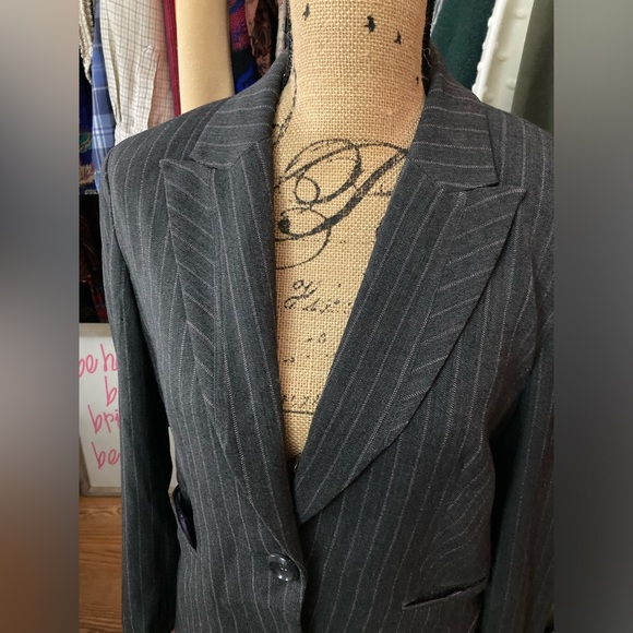 Chapter One Sportswear dark grey/lilac pin strip ladies Blazer, size 10 - Picture 2 of 4